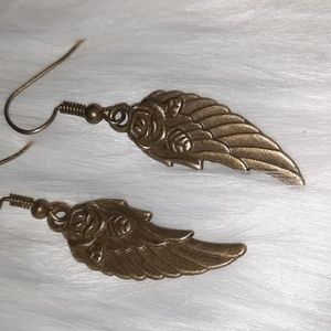 handmade NEW rose & Angel wings pierced earrings 2/25$